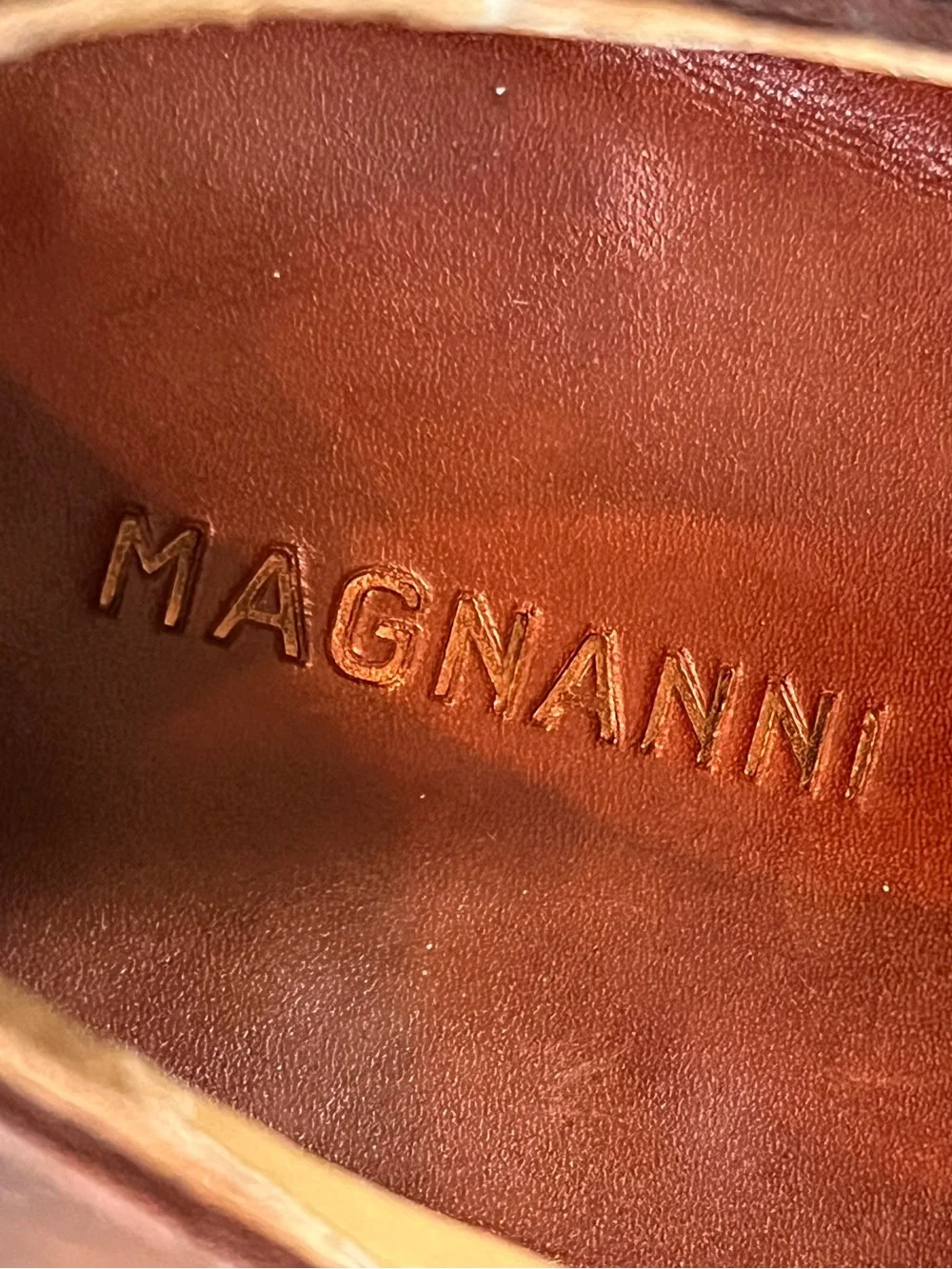 Magnanni nogle hand